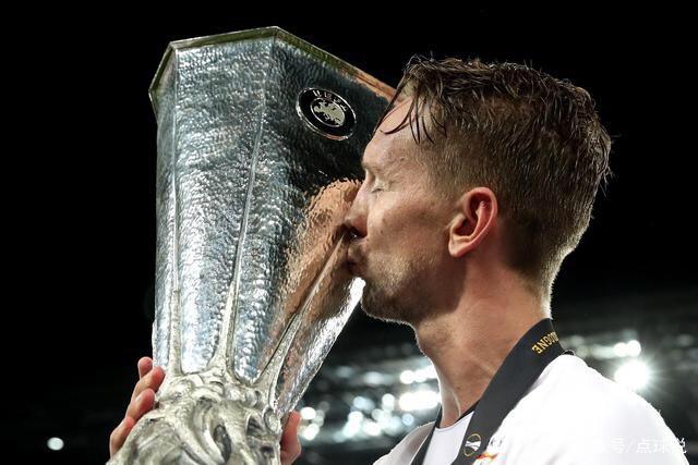 英超-加克波破门萨拉赫制胜 利物浦2-1布莱顿