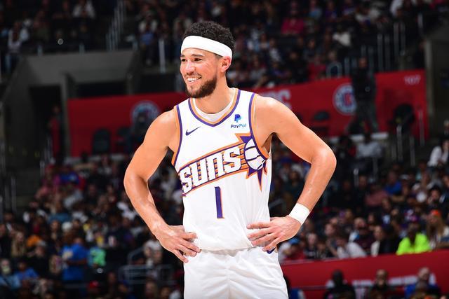 雷蒙:本想模仿詹姆斯霸王步 结果被晓川扑倒了